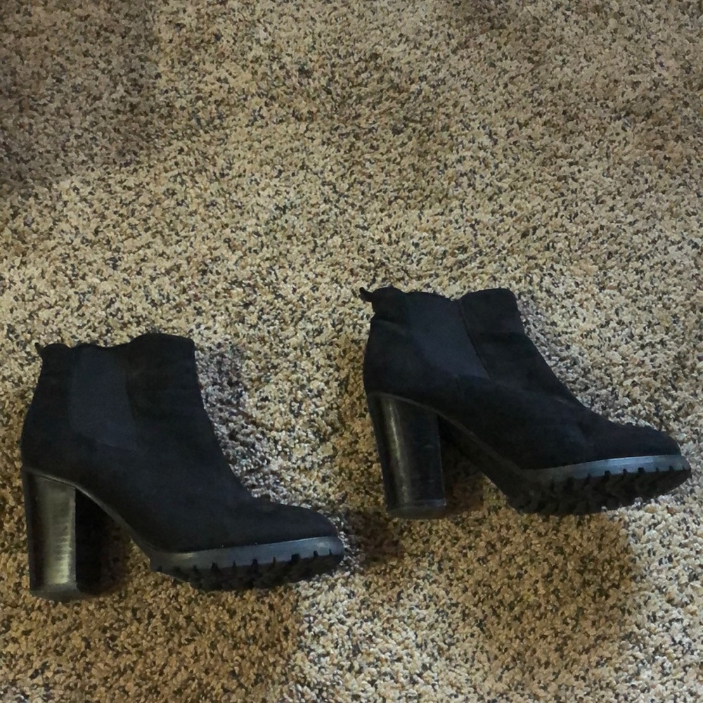 Black heeled booties!